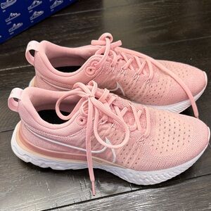 Nike Women's Blush Pink Athletic Shoes